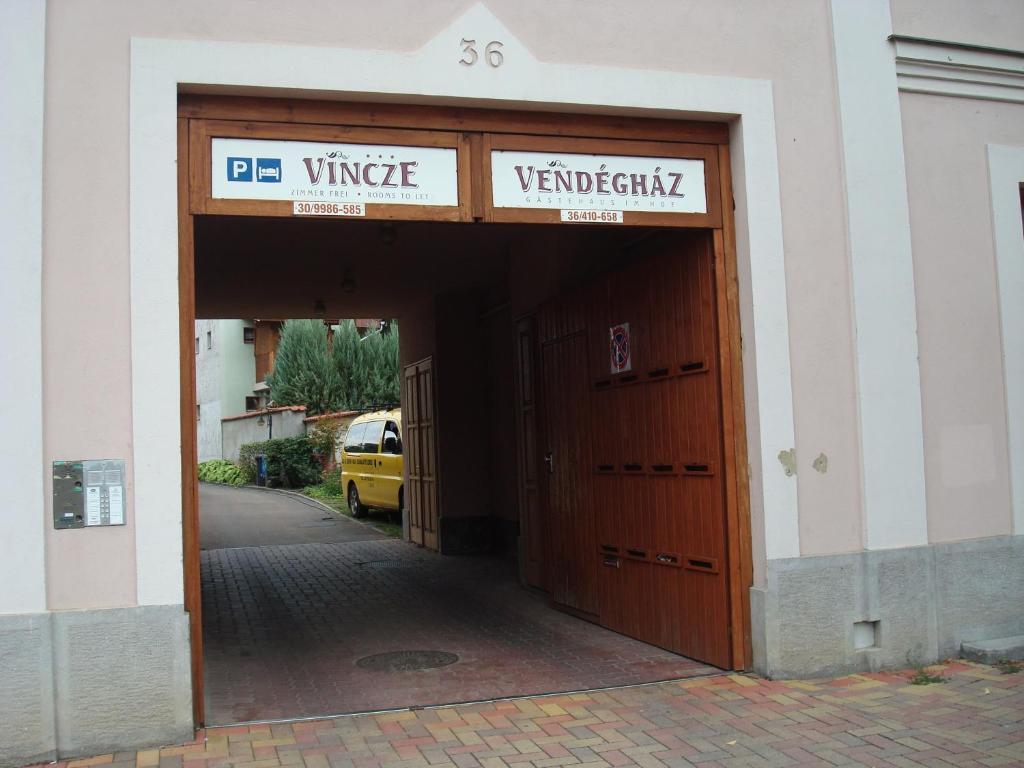 Апартаменти Vincze Vendeghaz Еґер Екстер'єр фото